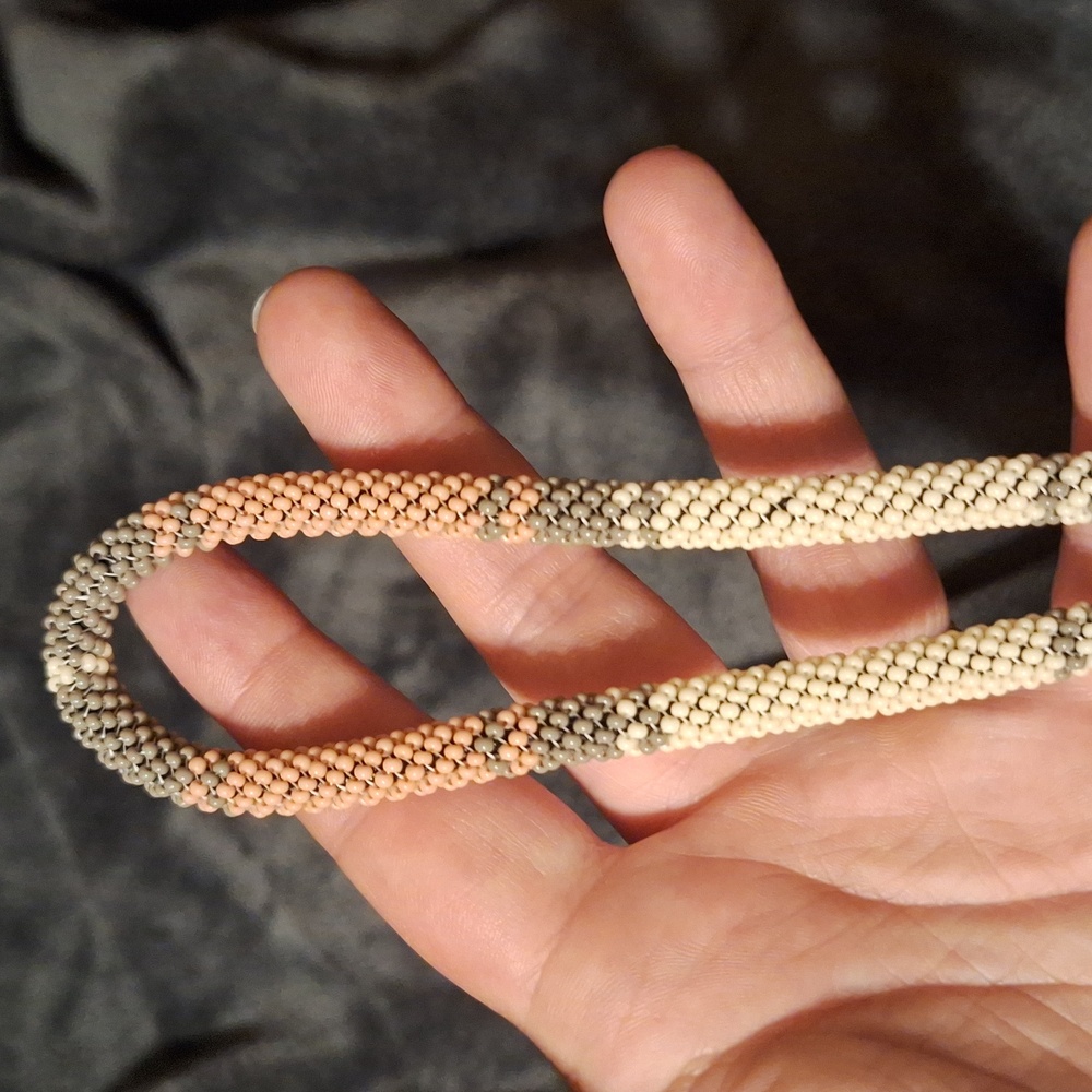 Beaded wrist lanyard - Picture 3 of 4
